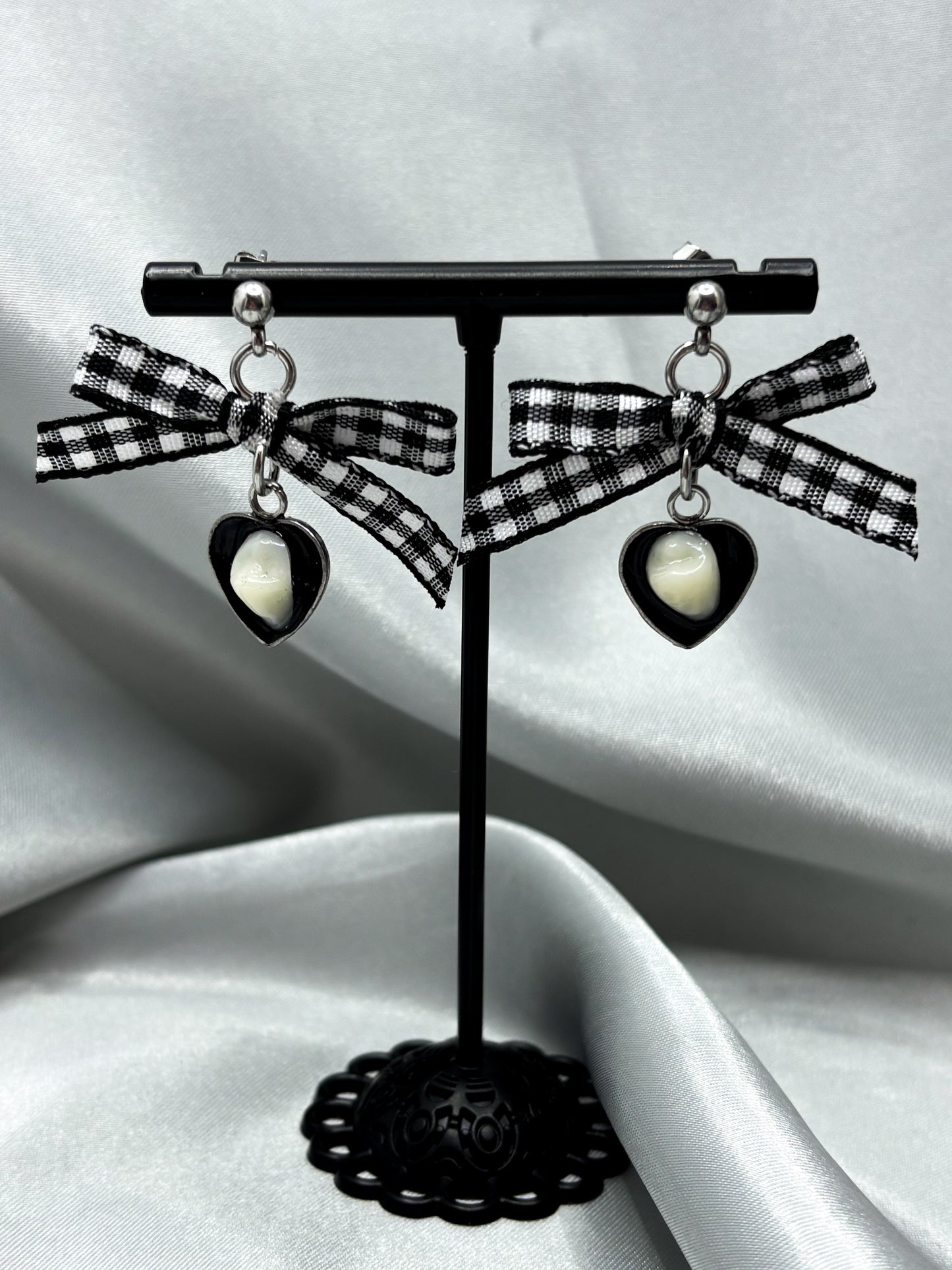 GINGHAM TOOTH HEARTS EARRINGS