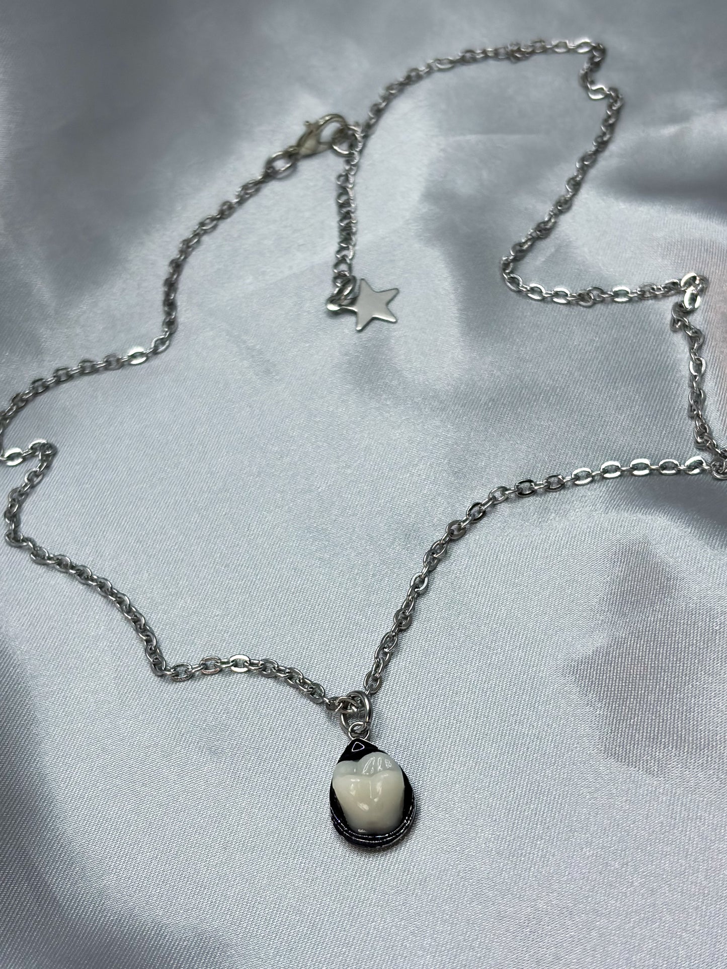 TEARDROP TOOTH NECKLACE