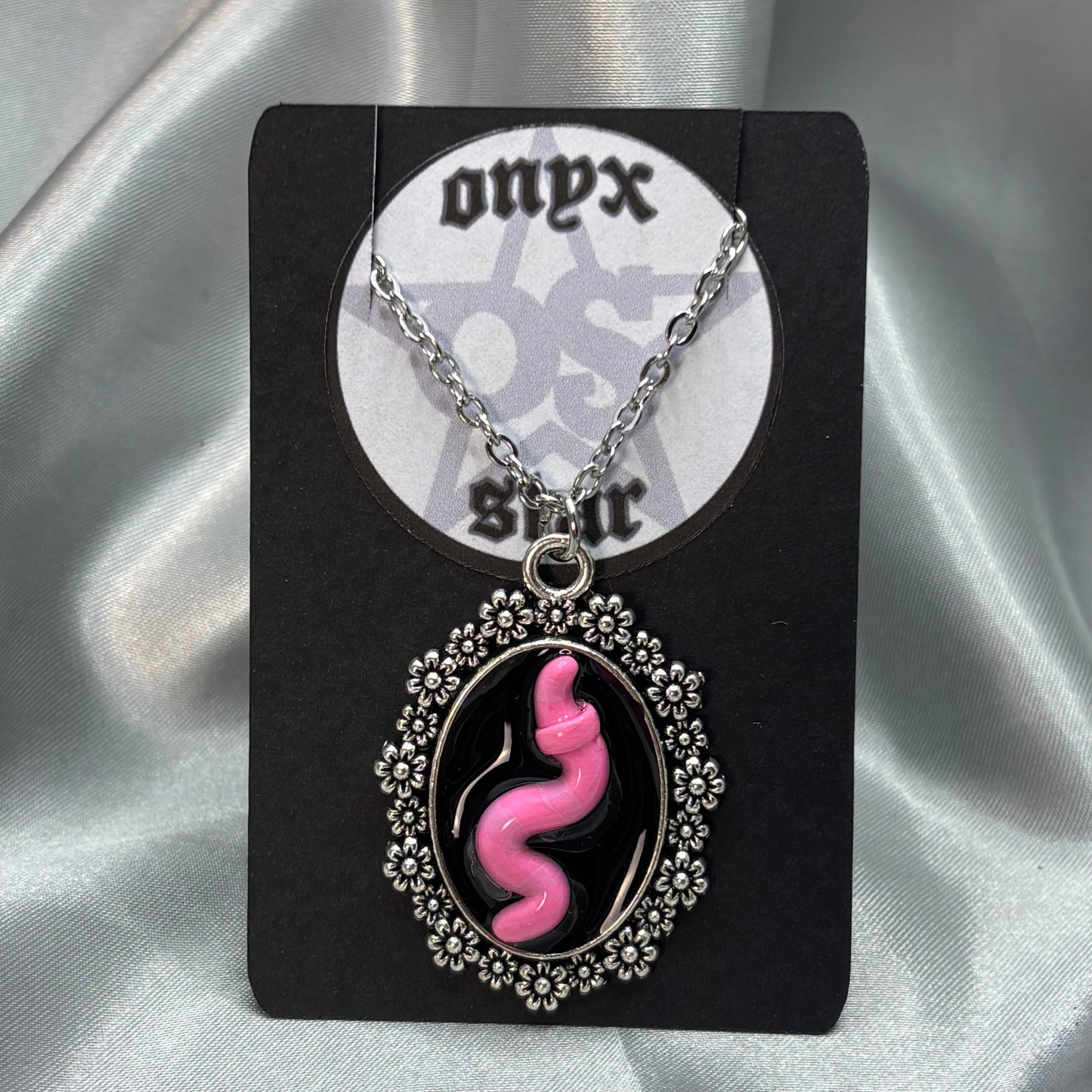 FLOWER WORM NECKLACE