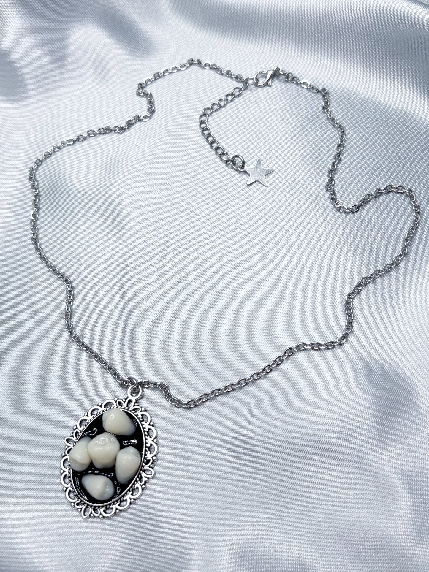 OVERCROWDING TEETH NECKLACE