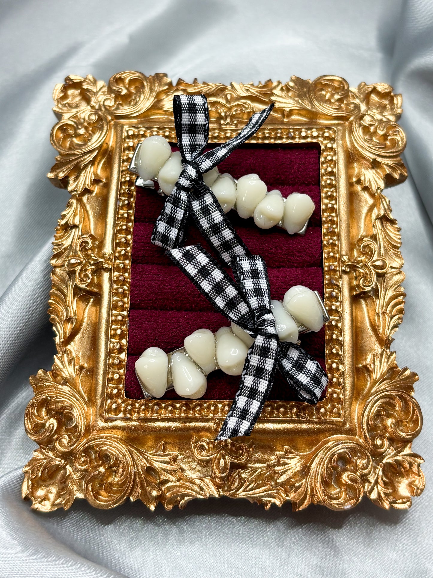 BLACK GINGHAM TOOTH HAIRCLIPS