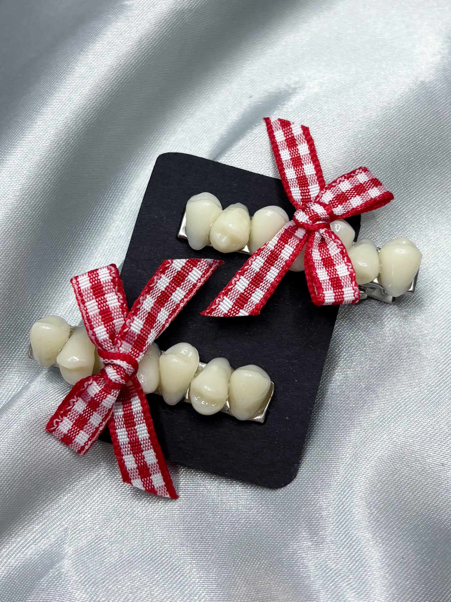 RED GINGHAM TEETH HAIR CLIPS