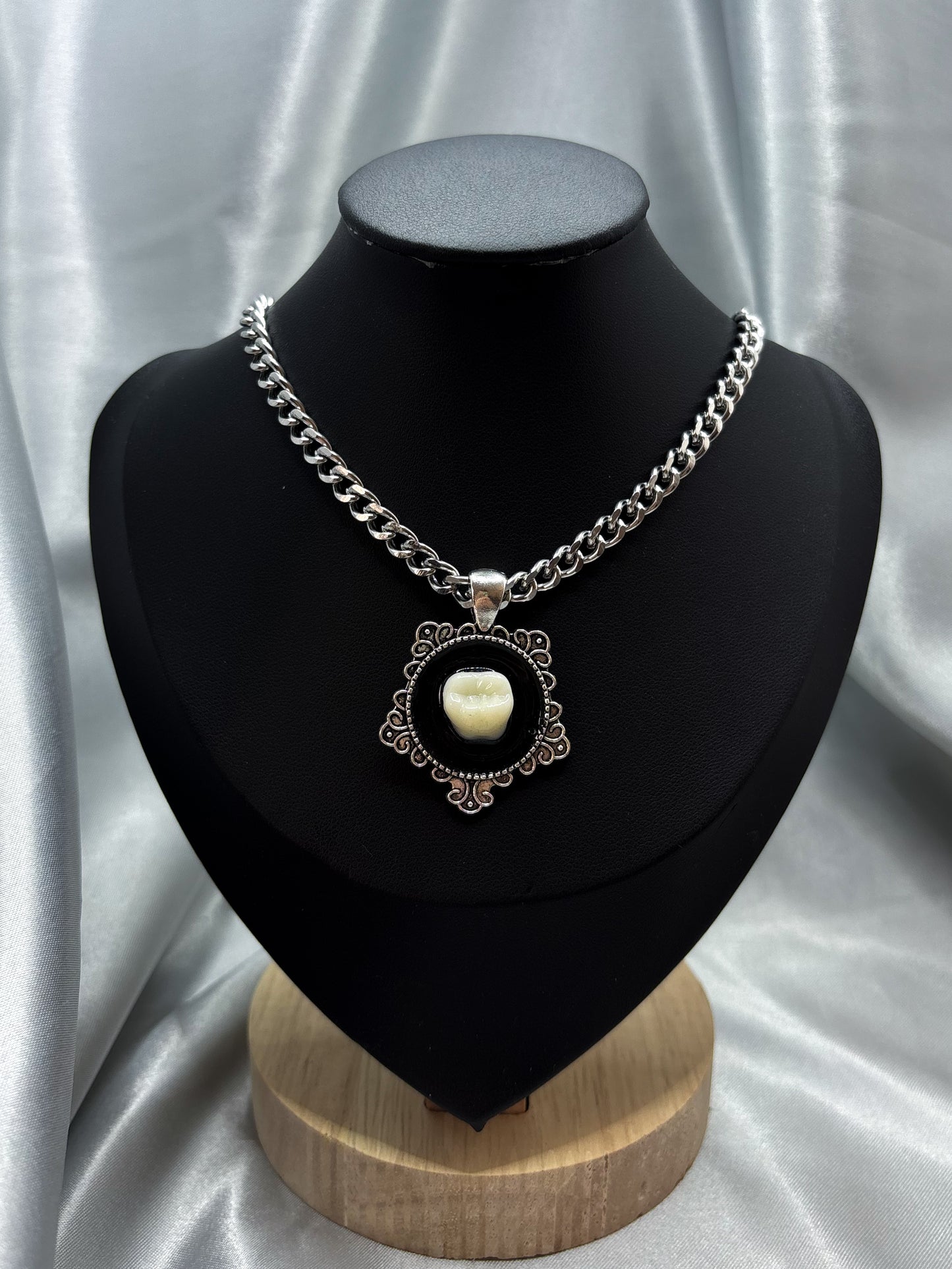 TOOTH IN CHAINS NECKLACE