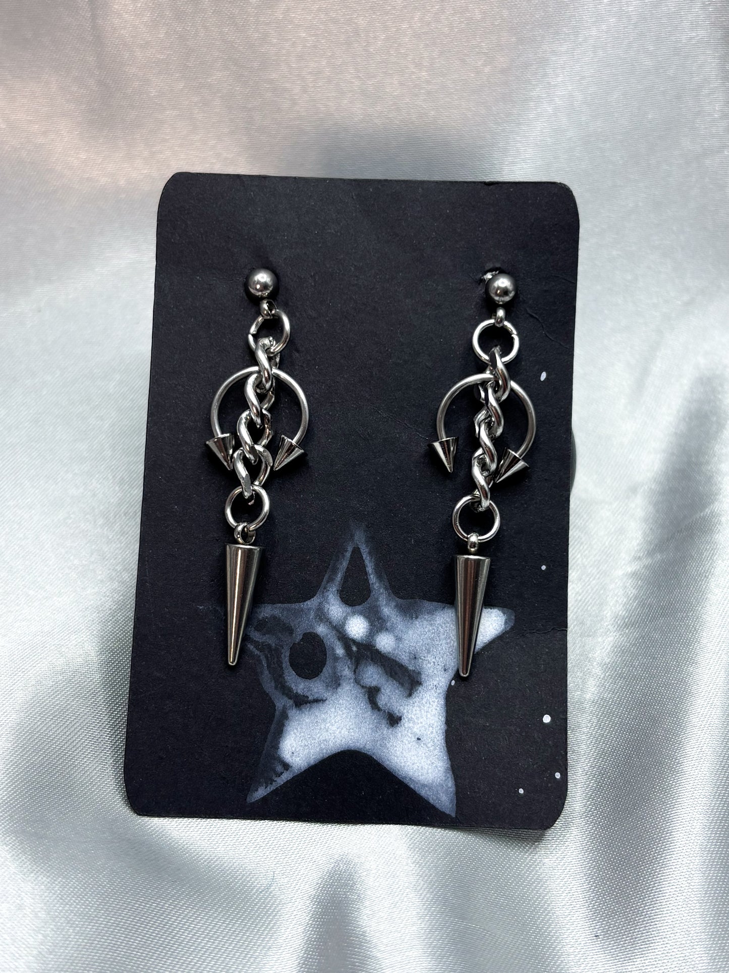 SPIKED CURB EARRINGS