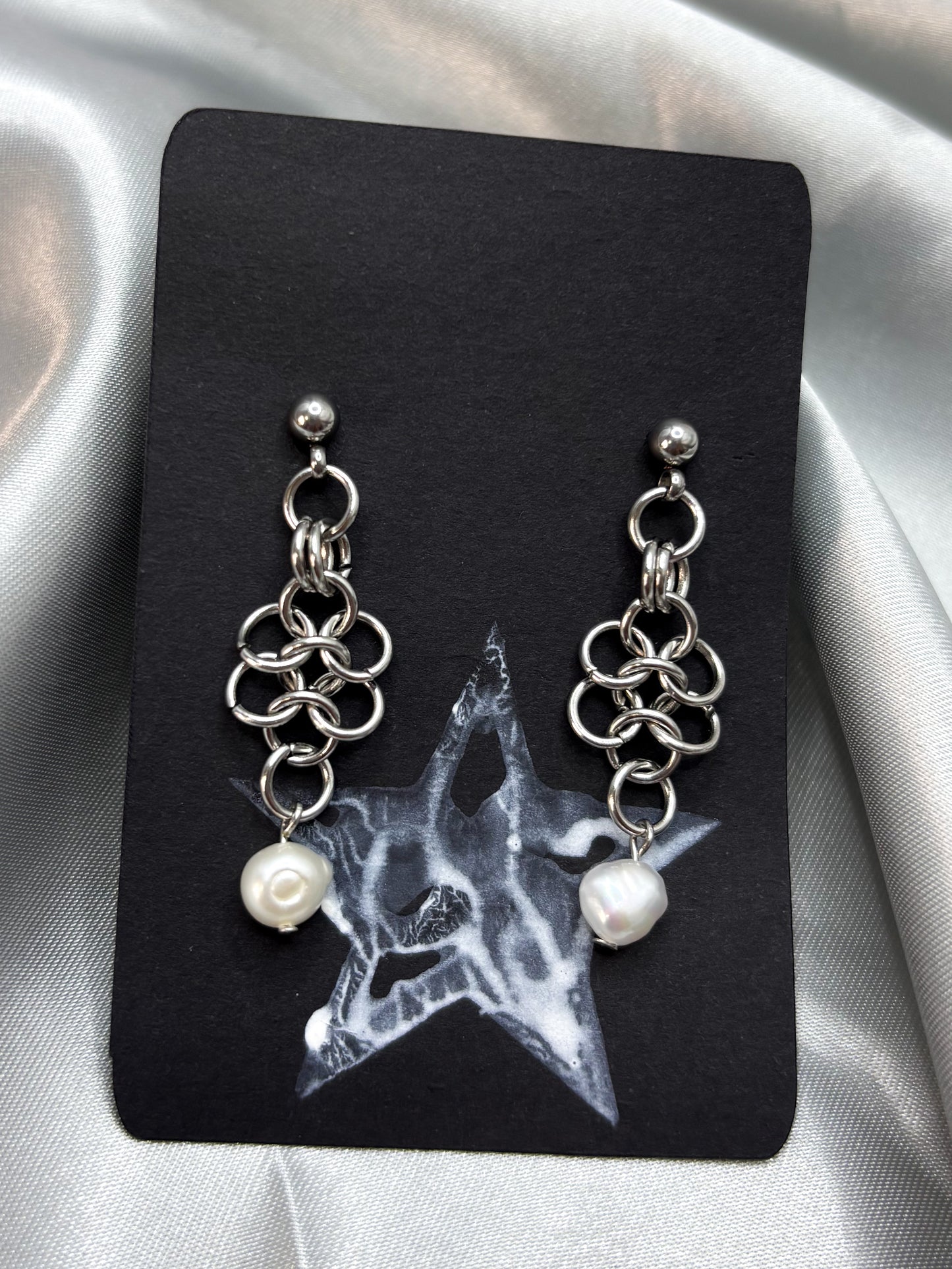 CHAINED PEARL EARRINGS