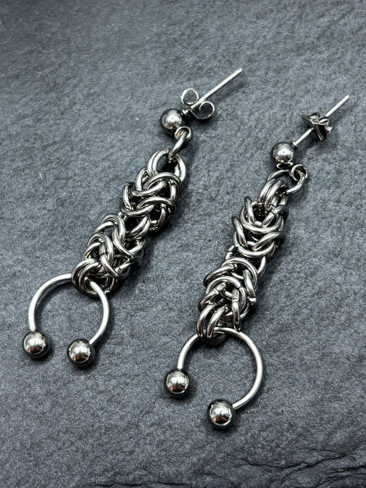 PIERCED HORSESHOE EARRINGS