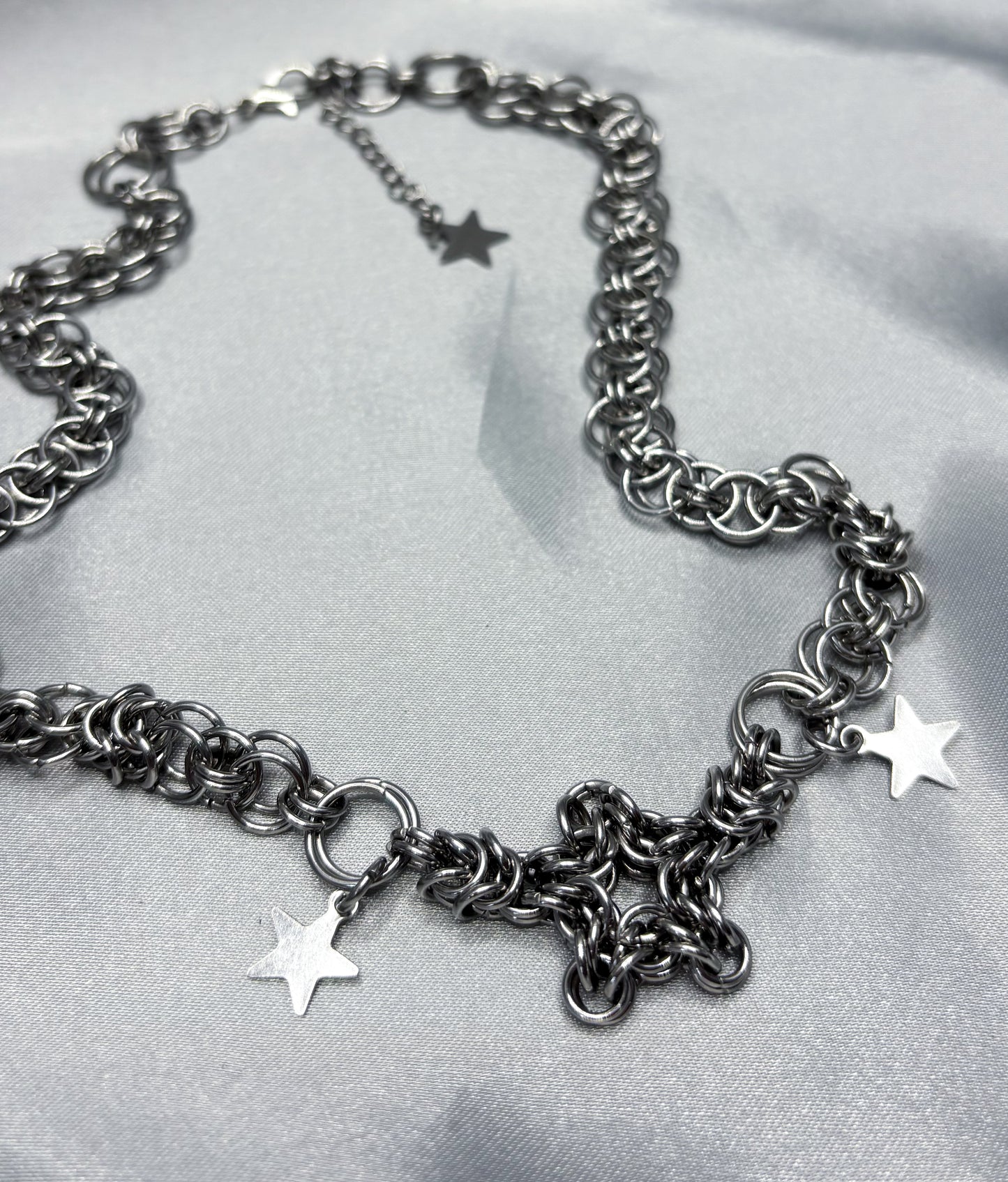 STARS IN CHAINS NECKLACE