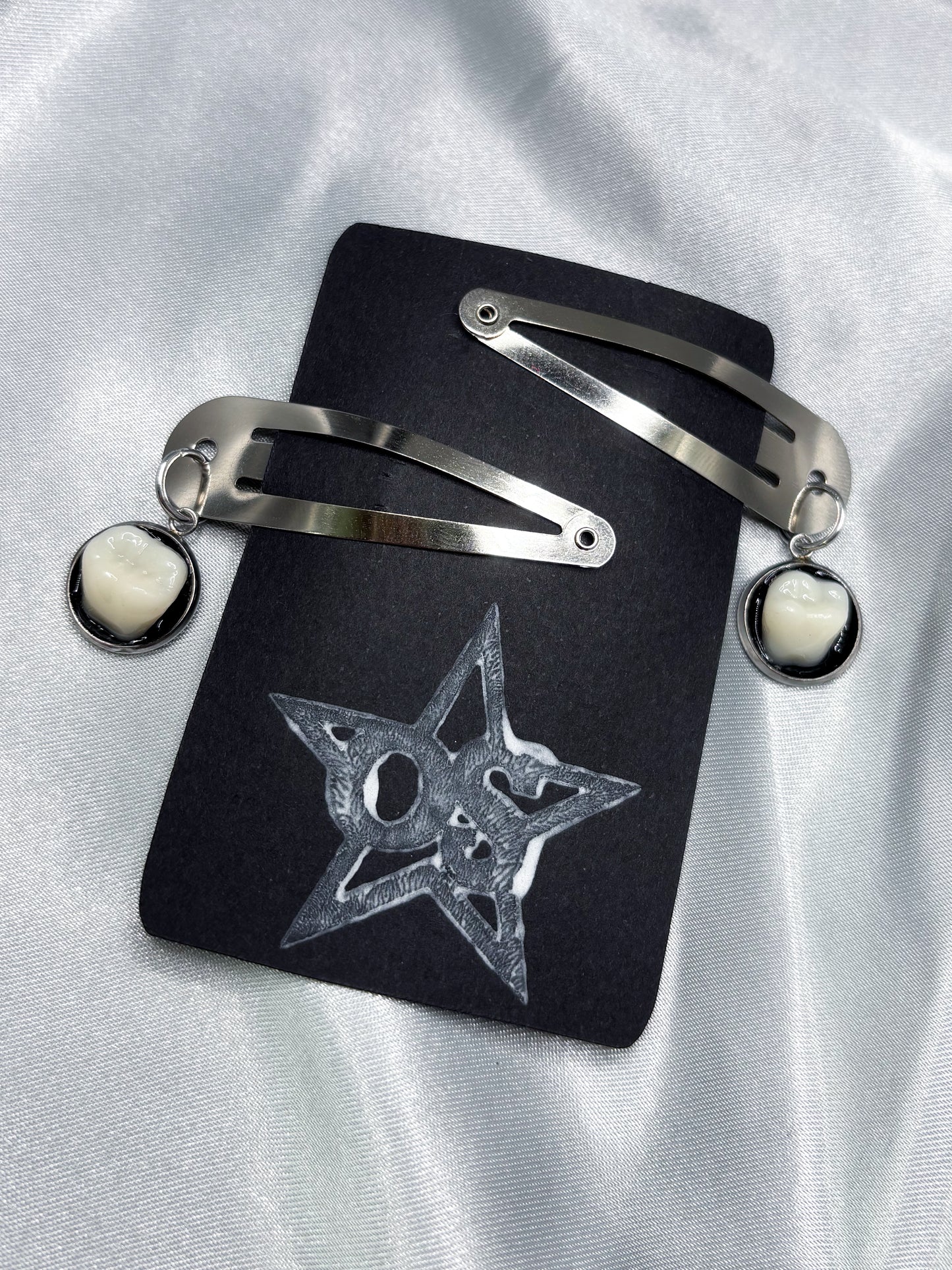MOLAR HAIR CLIPS