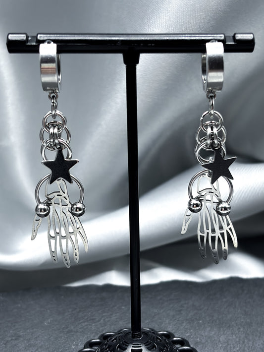 SKELETON HANDS EARRINGS