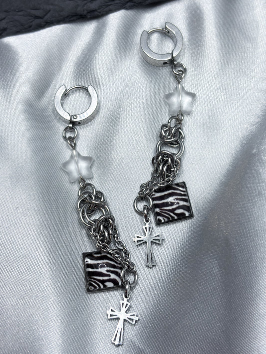 ZEBRA CHAINED EARRINGS
