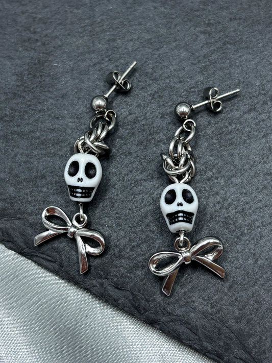 SKULL AND BOWS EARRINGS