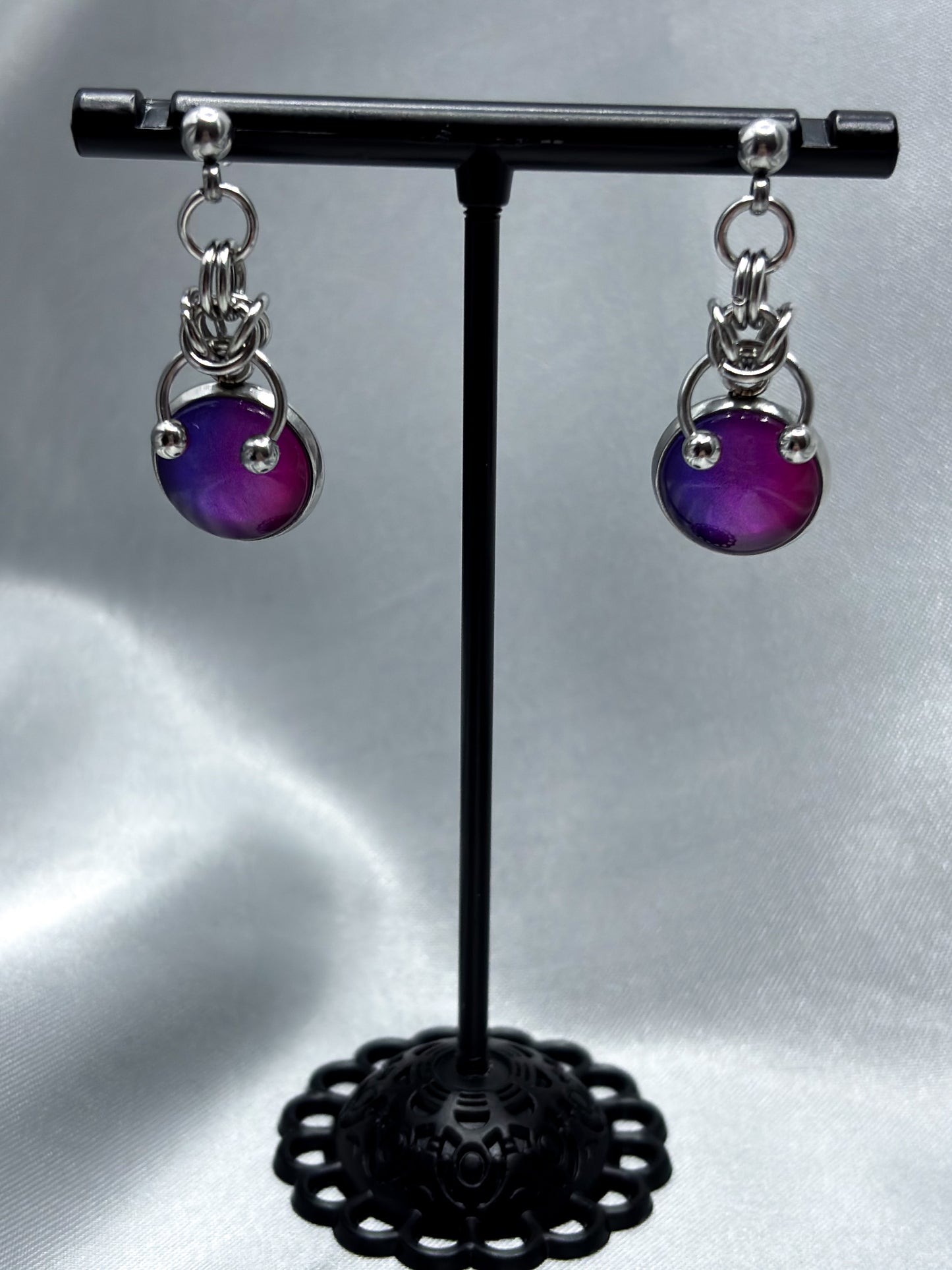 BI FLAG CHAINMAIL EARRINGS