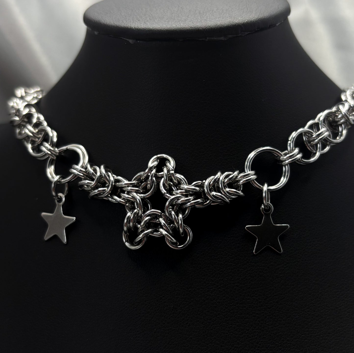 STARS IN CHAINS NECKLACE