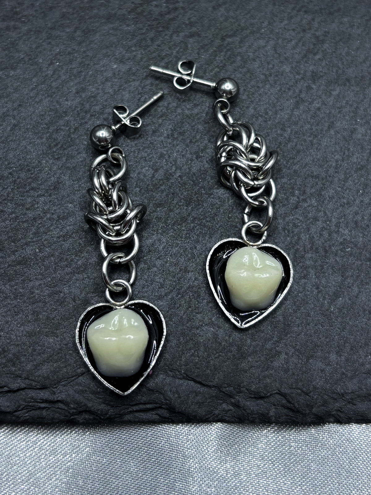 CHAINED TEETH EARRINGS