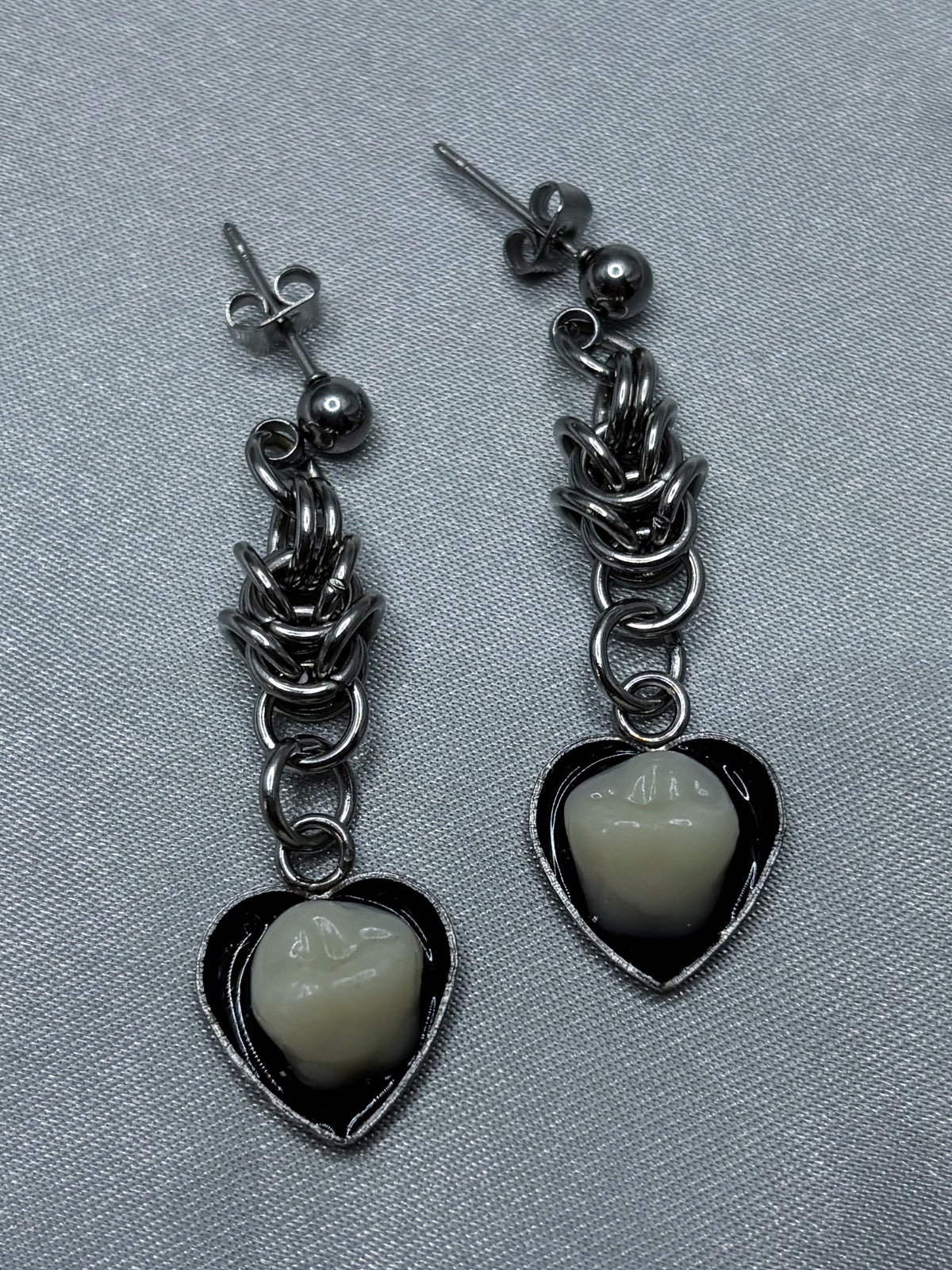 CHAINED TEETH EARRINGS