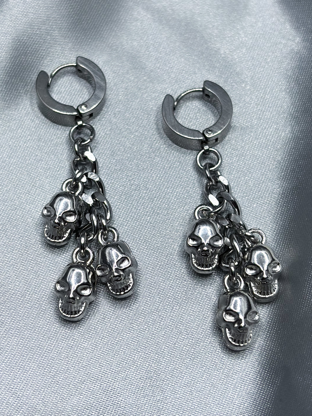SKULL AND CHAINS EARRINGS