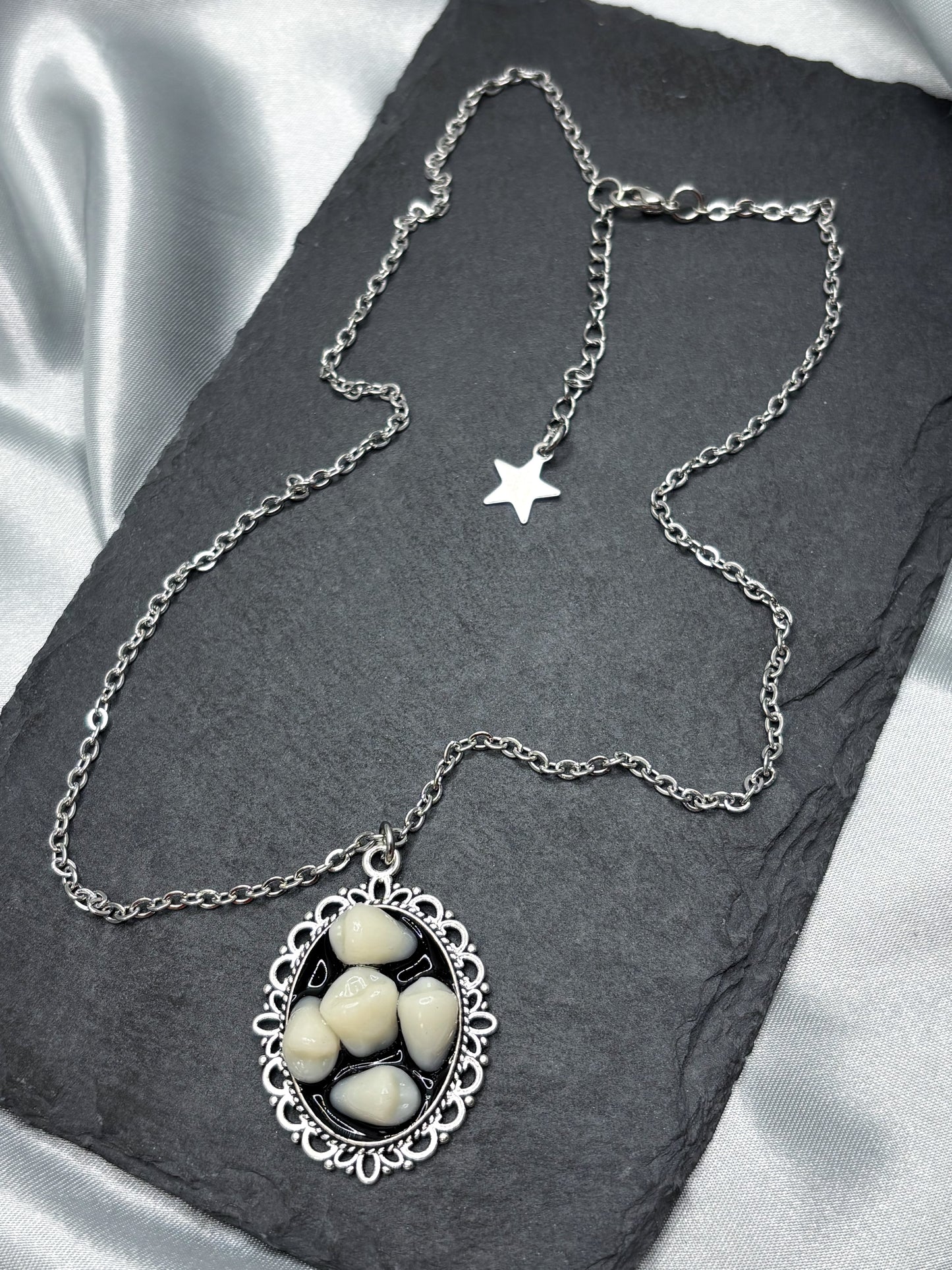 OVERCROWDING TEETH NECKLACE