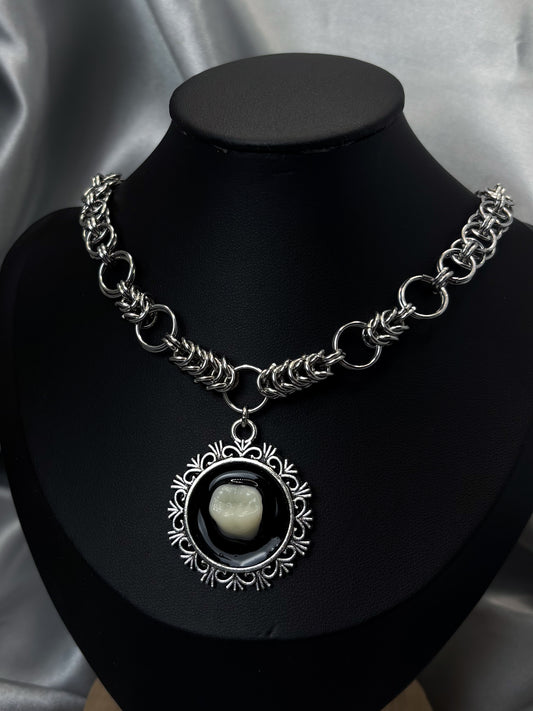 ELLIPTICAL NECKLACE
