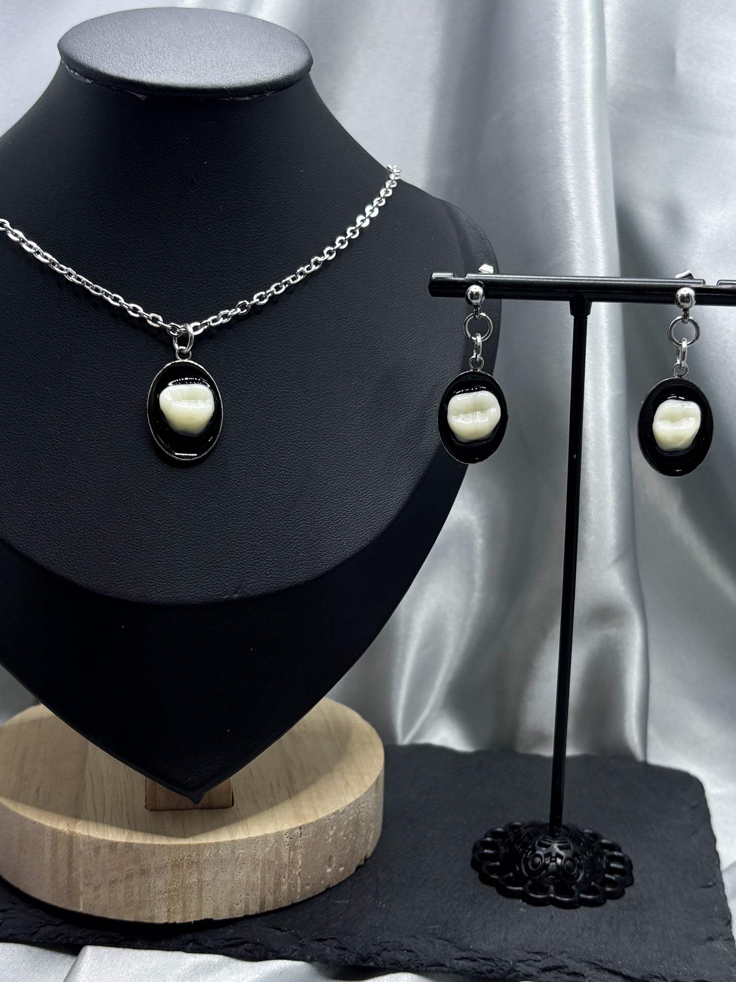 OVAL TOOTH EARRINGS & NECKLACE SET