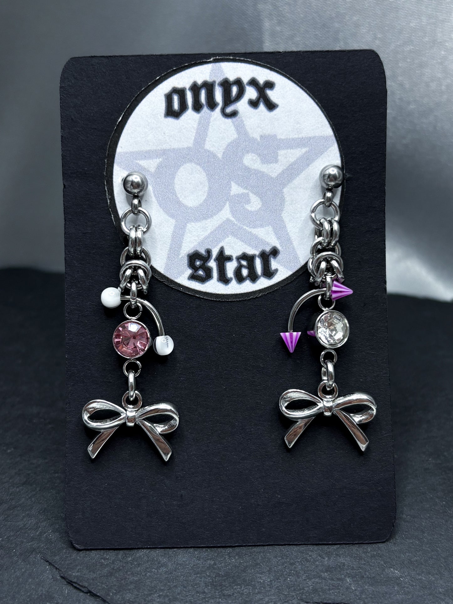 MISMATCHED BOWS
