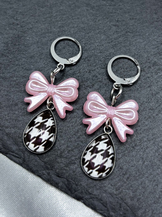 HOUNDSTOOTH PINK BOW DANGLE EARRINGS