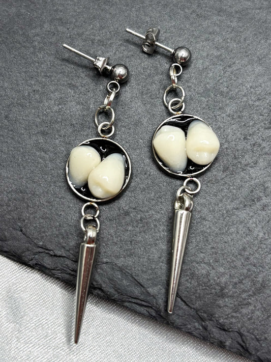 DOUBLE TOOTH SPIKED EARRINGS