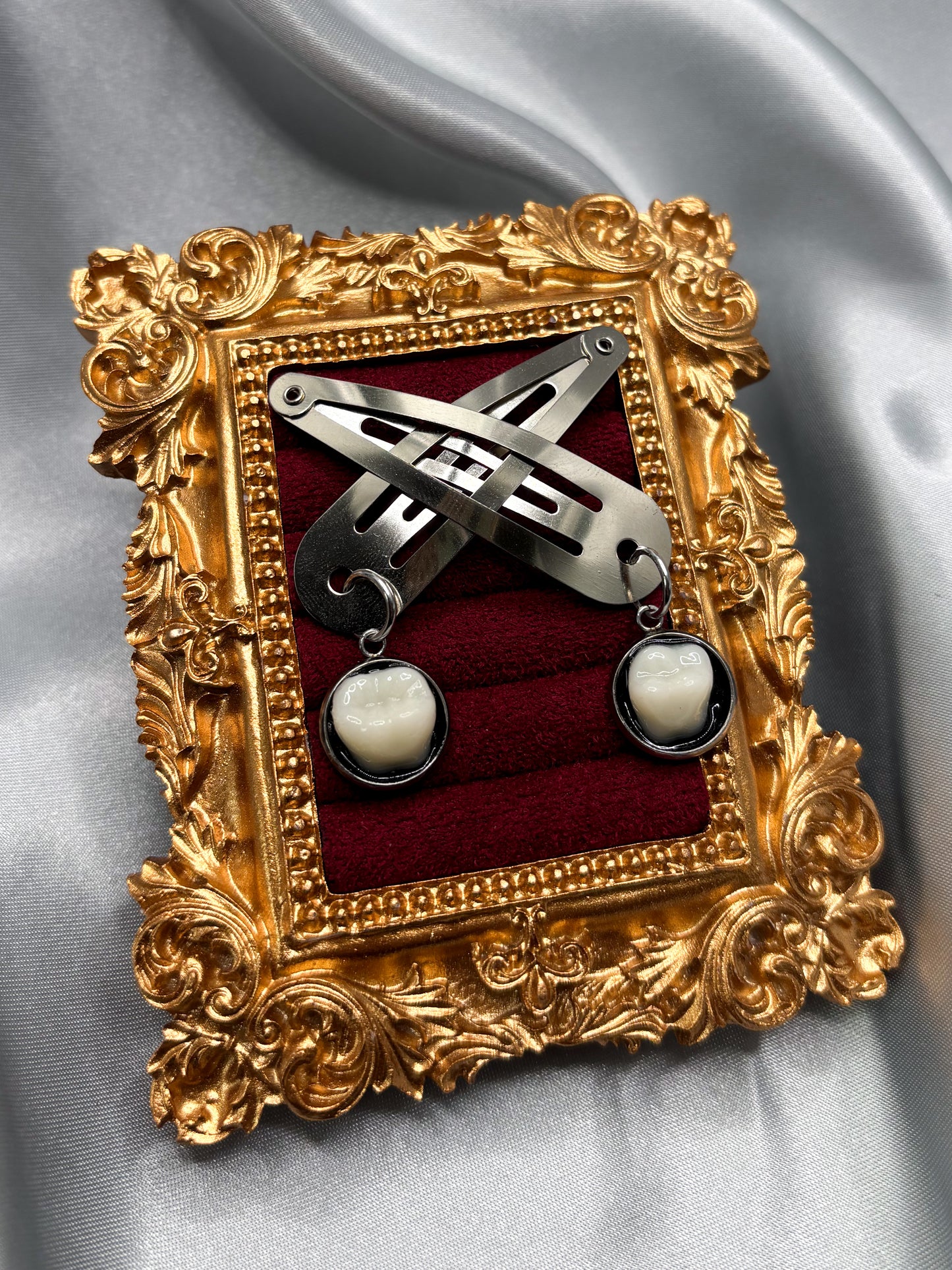 MOLAR HAIR CLIPS