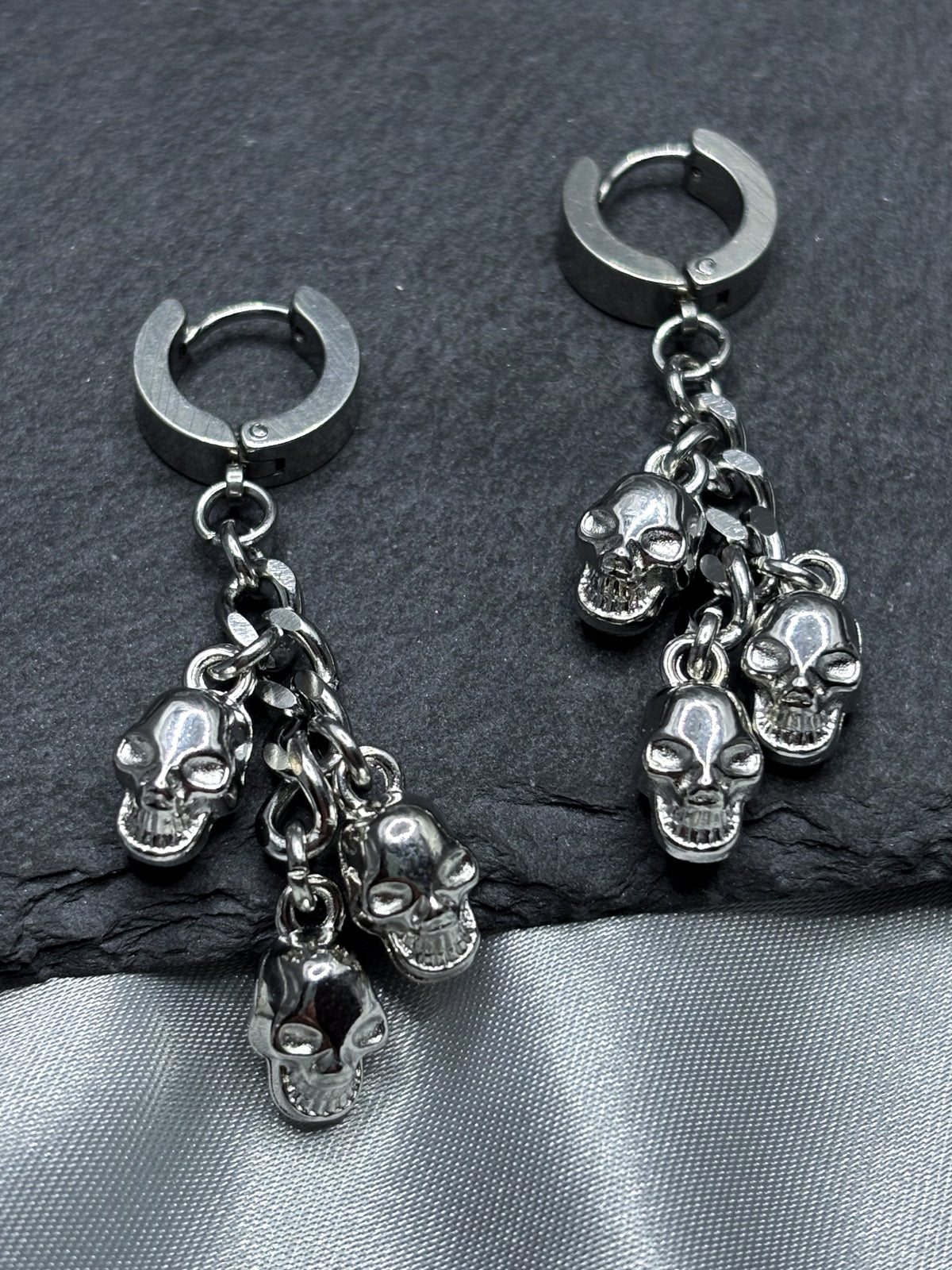 SKULL AND CHAINS EARRINGS