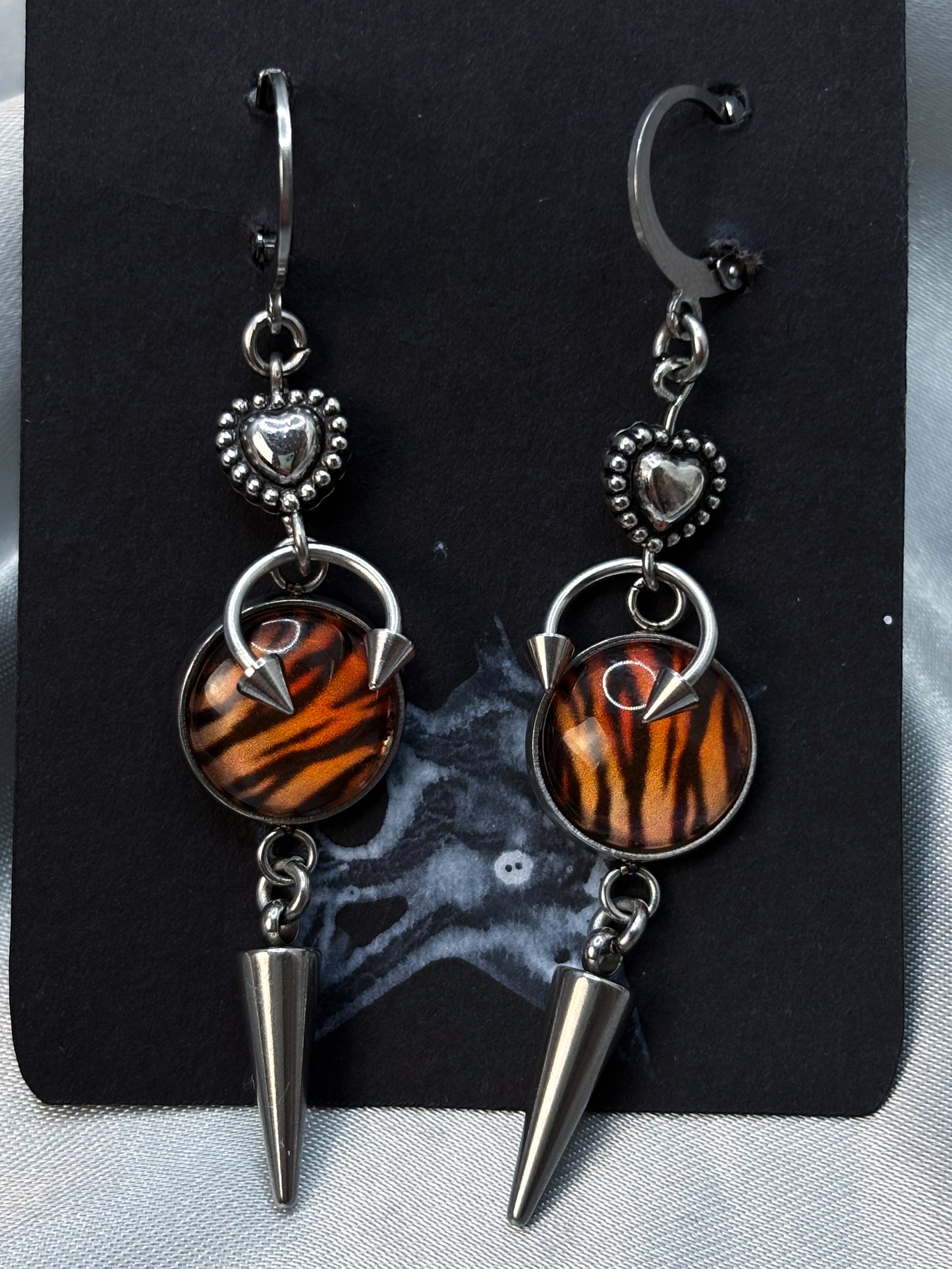 TIGER HEARTS EARRINGS
