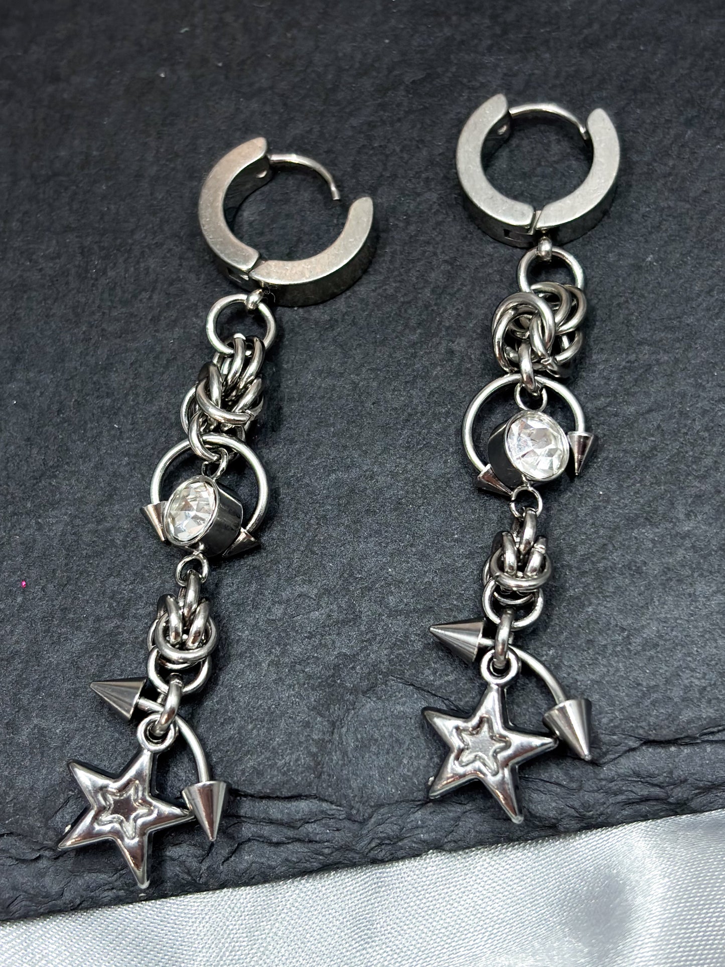 SPARKLING CHAINMAIL EARRINGS