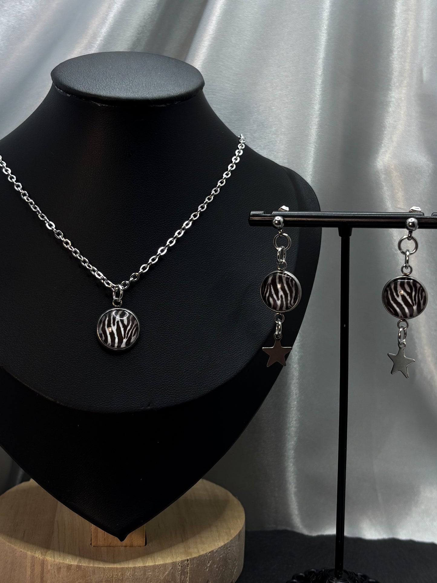 ZEBRA EARRINGS & NECKLACE SET