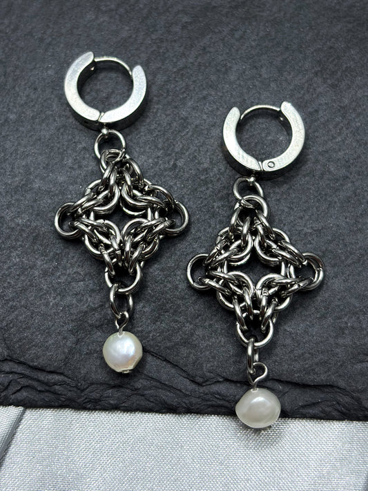 DIAMOND PEARL EARRINGS