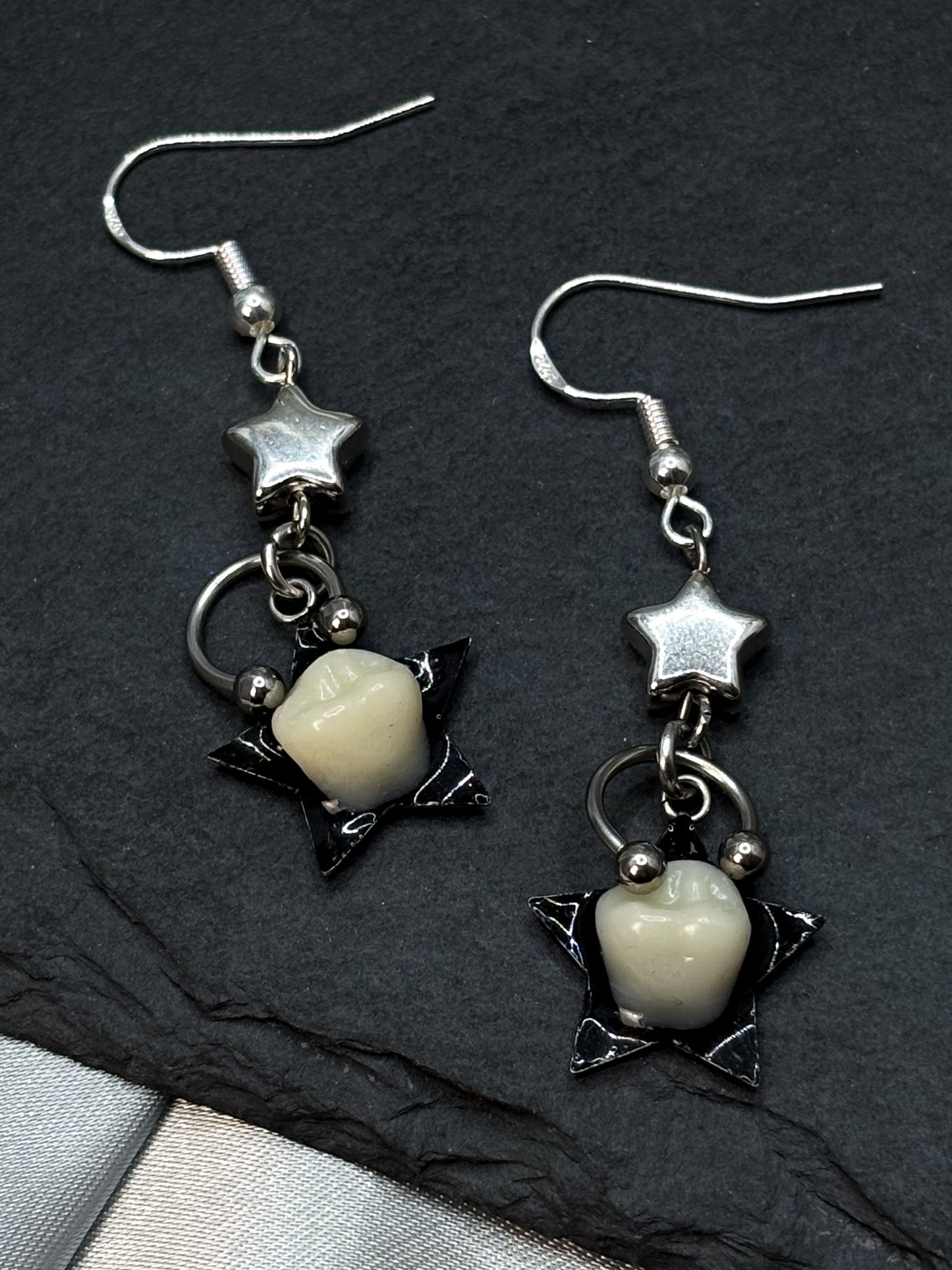 STAR TOOTH PIERCING EARRINGS
