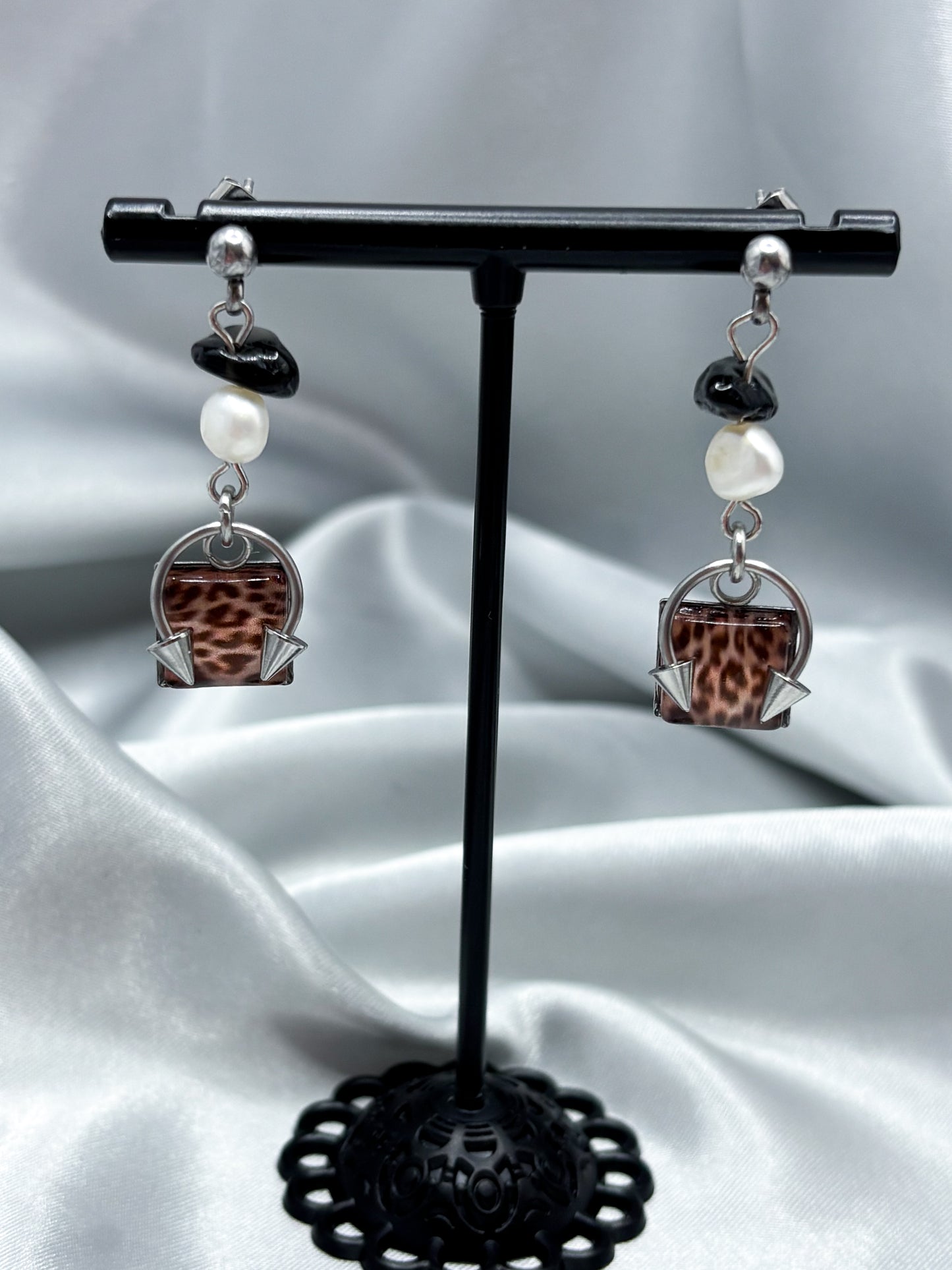 LEOPARD PEARL EARRINGS