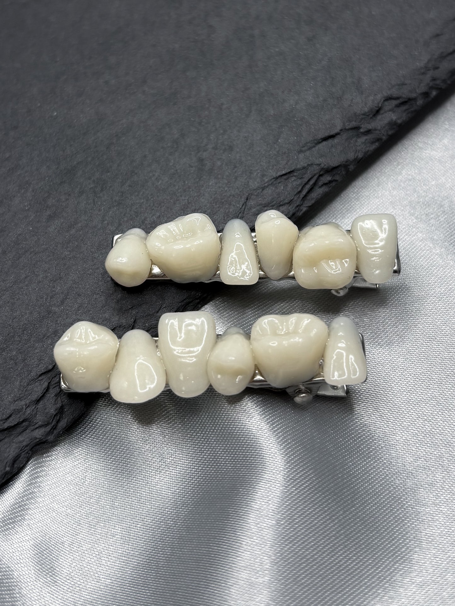 CROOKED TEETH HAIR CLIPS