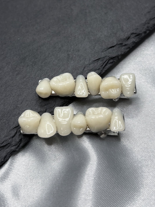CROOKED TEETH HAIR CLIPS
