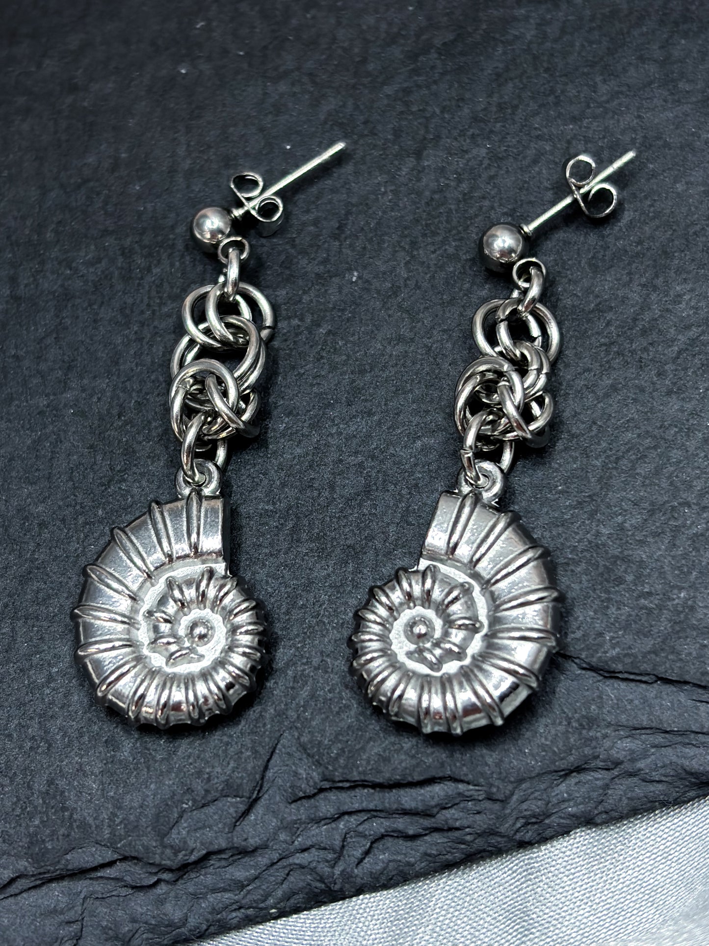 FOSSIL CHAINMAIL EARRINGS