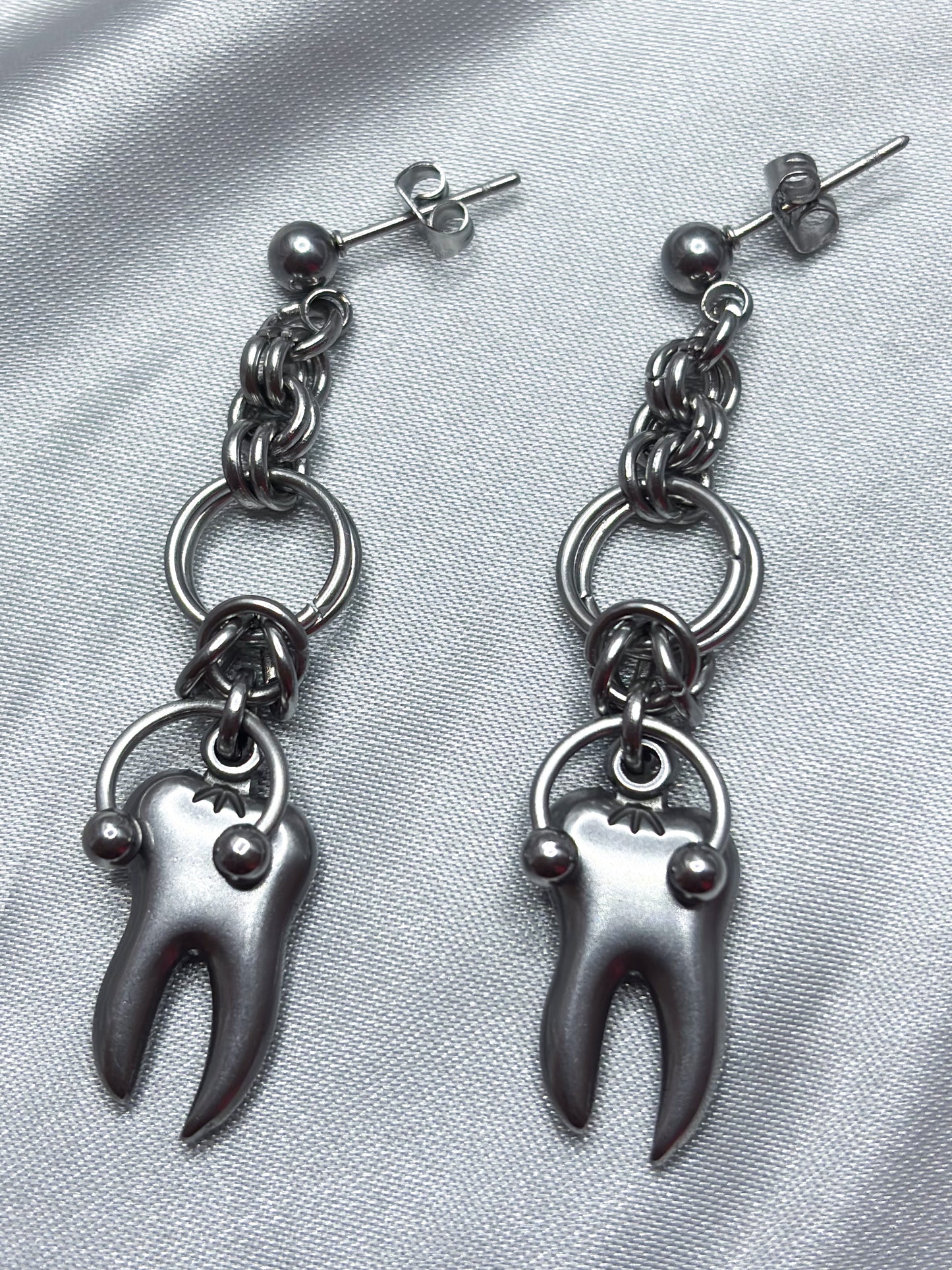 THE SMILEY EARRINGS