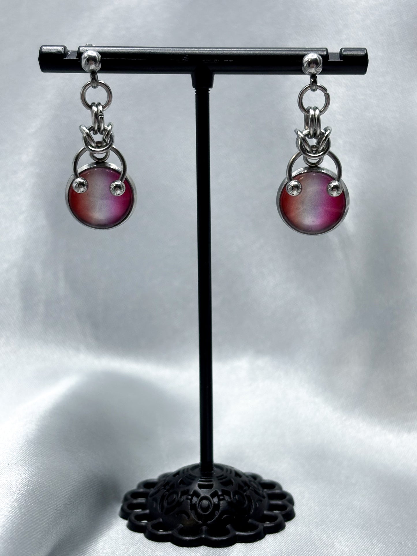 LESBIAN FLAG CHAINMAIL EARRINGS