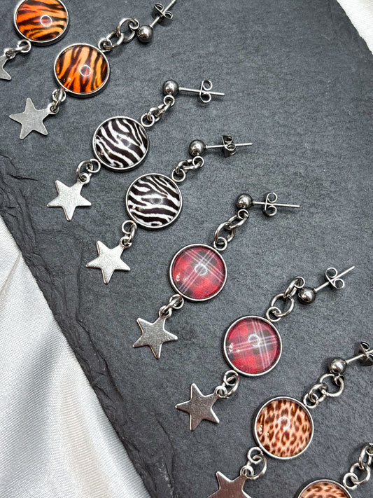 PATTERNED STAR EARRINGS