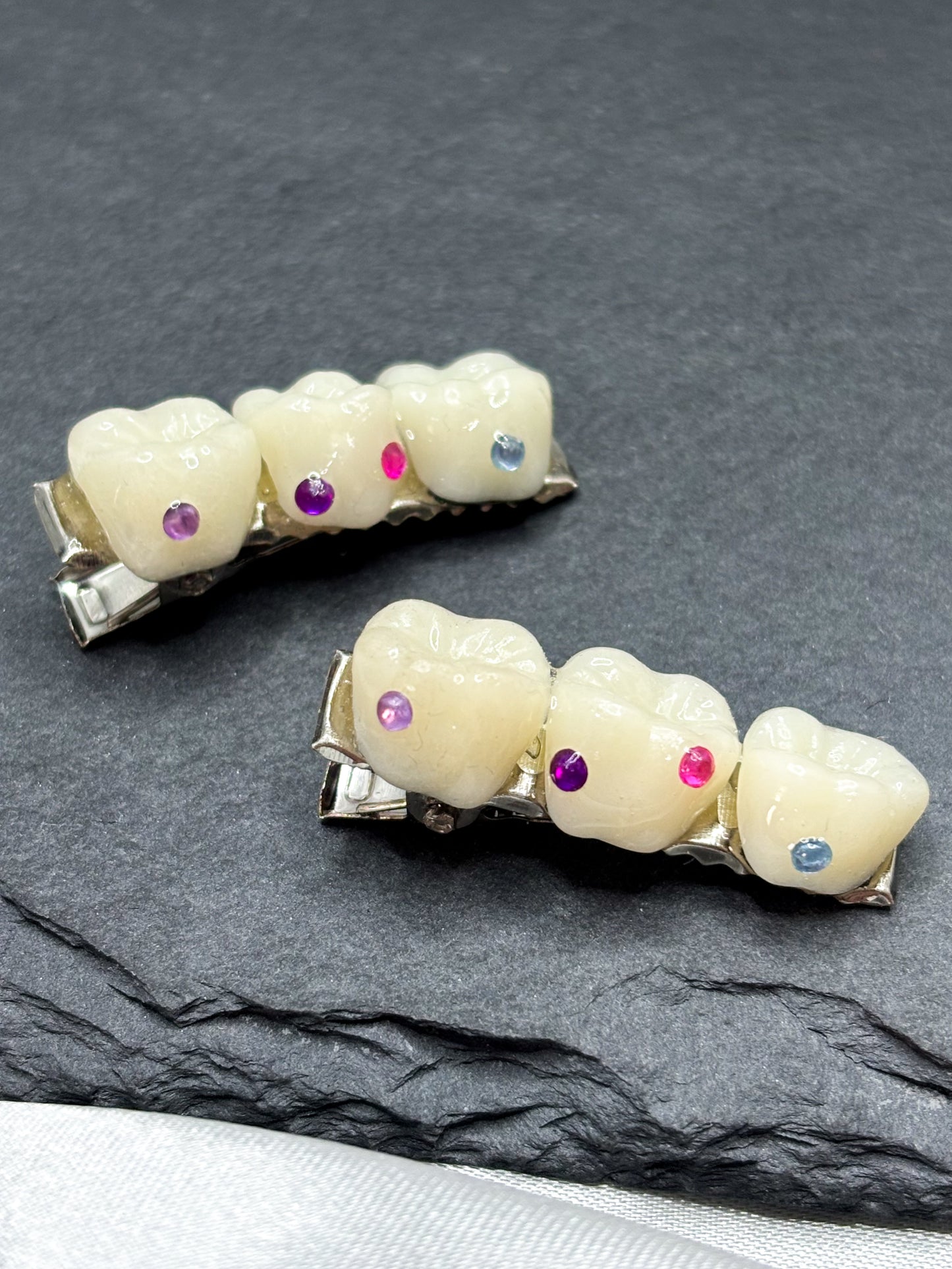 TOOTH GEM HAIR CLIPS
