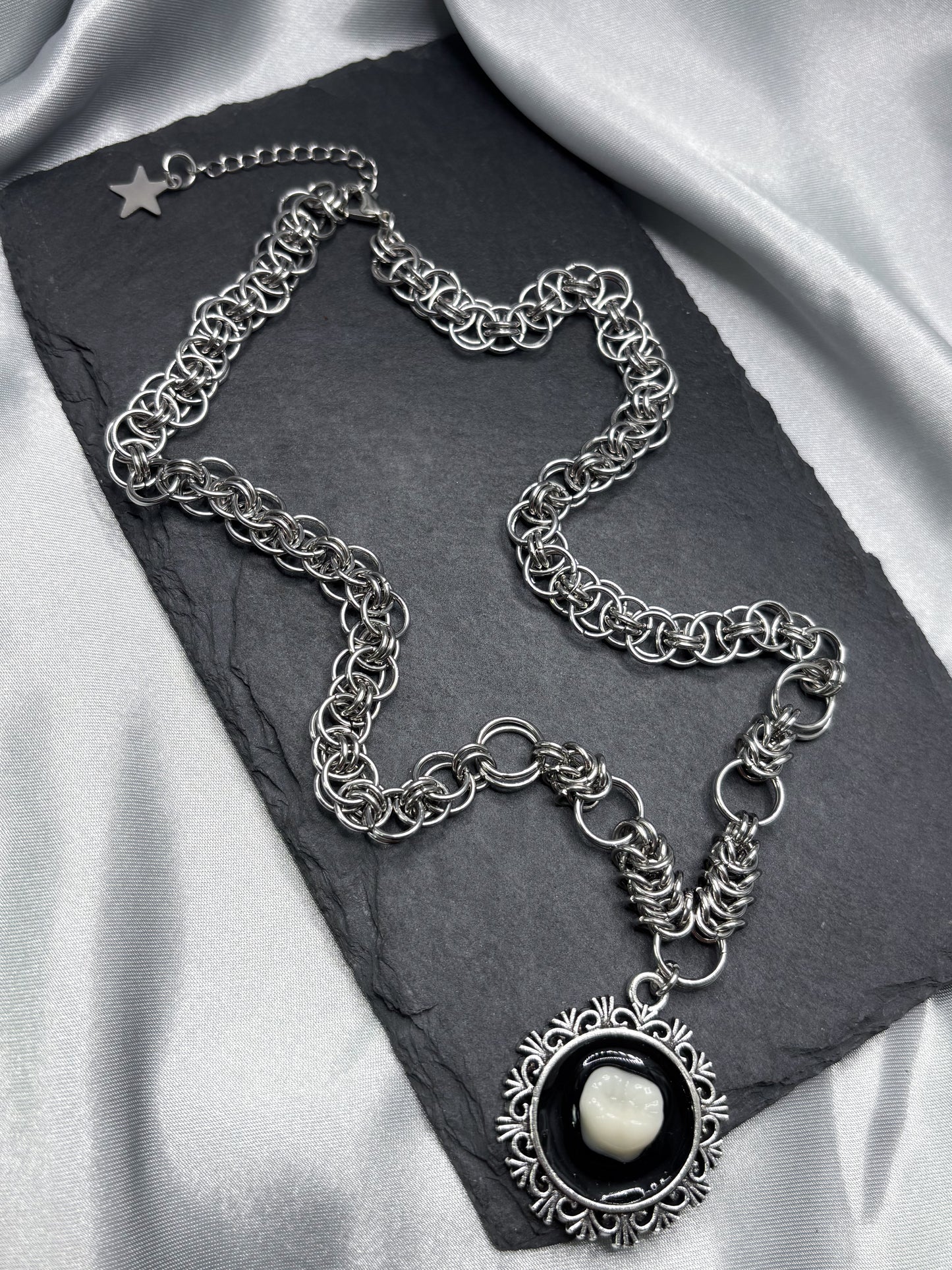 ELLIPTICAL NECKLACE
