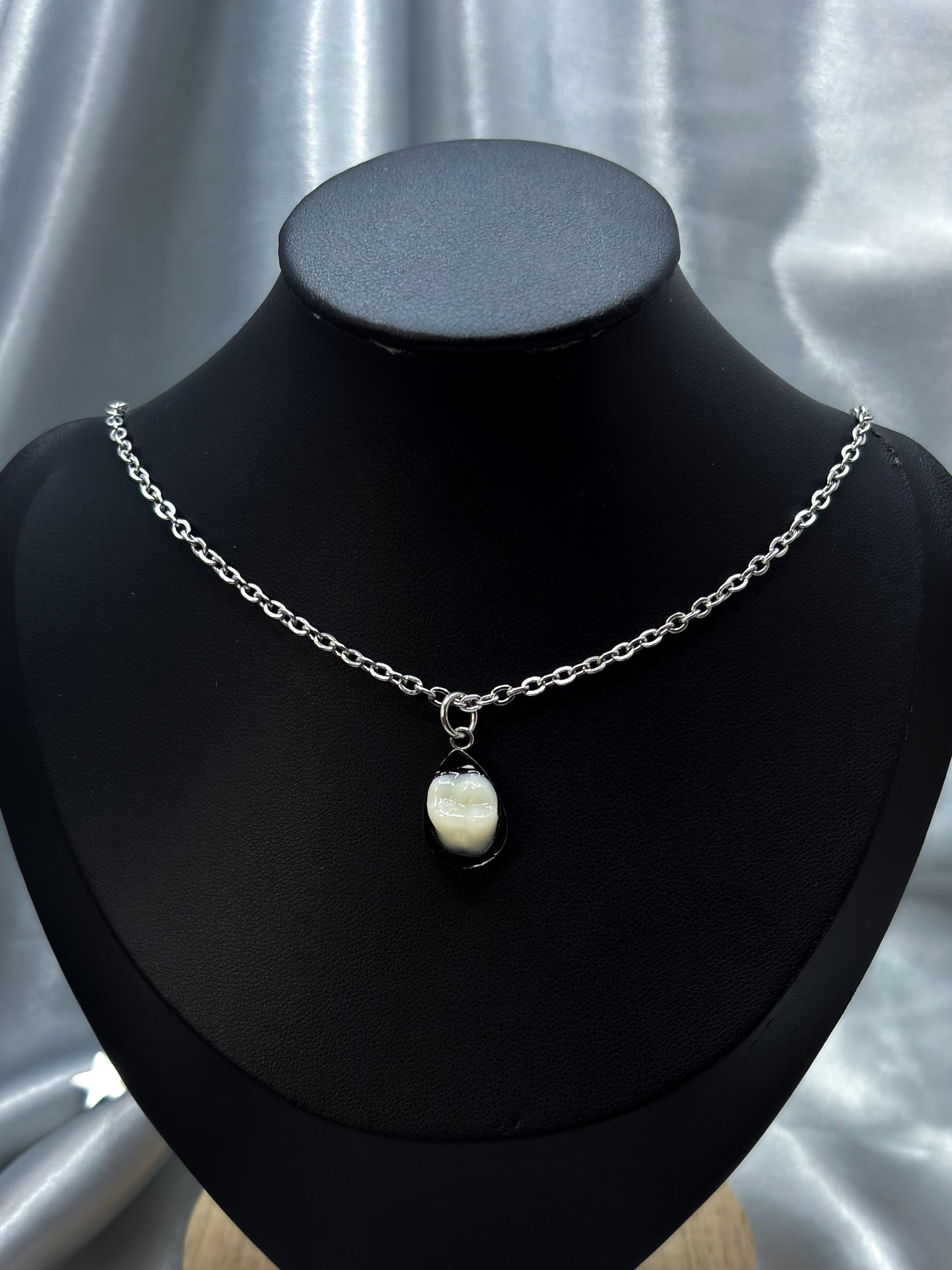 TEARDROP TOOTH NECKLACE