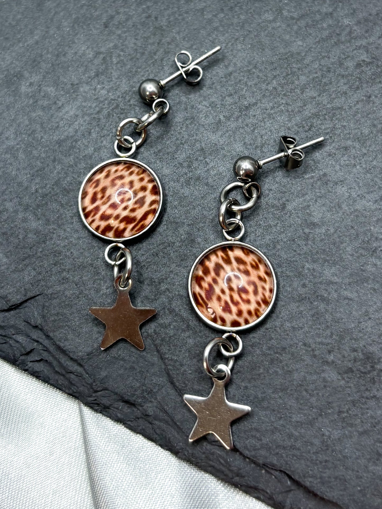 PATTERNED STAR EARRINGS