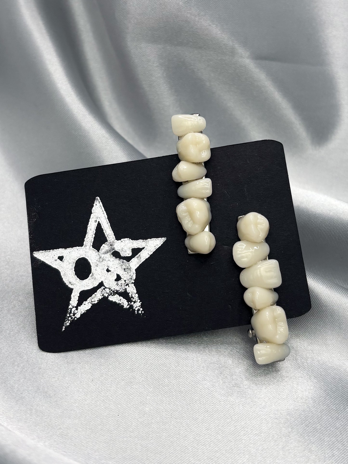 CROOKED TEETH HAIR CLIPS