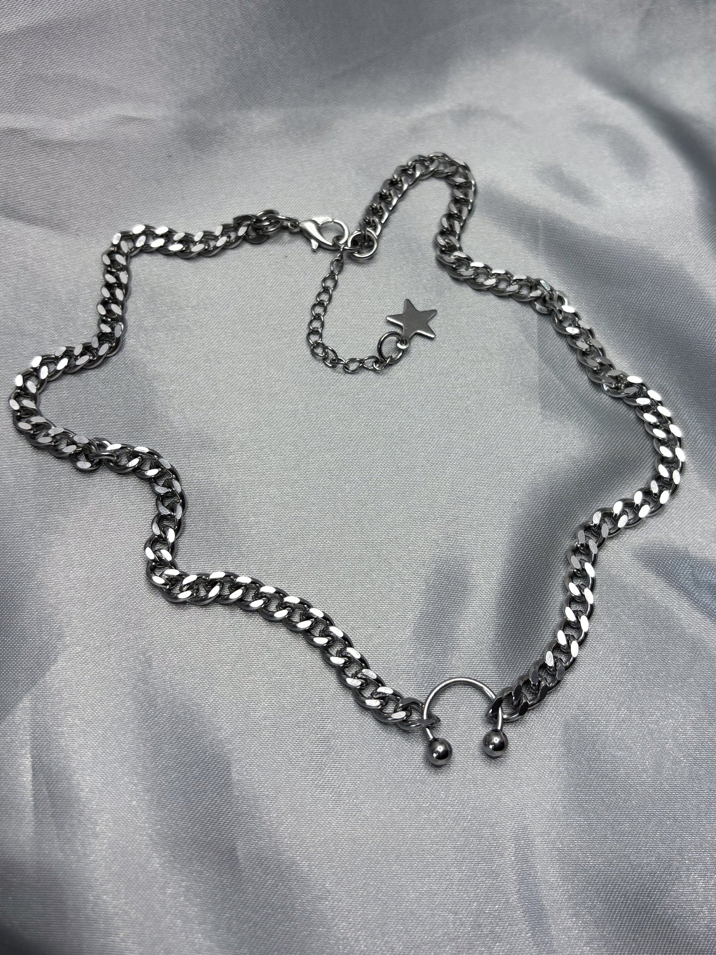HORSESHOE NECKLACE