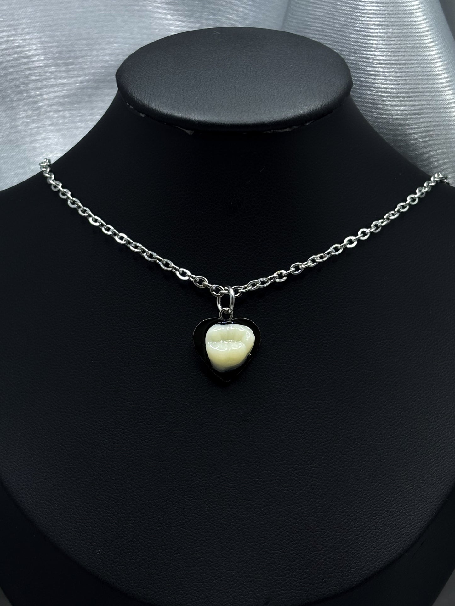 HEART TOOTH NECKLACE
