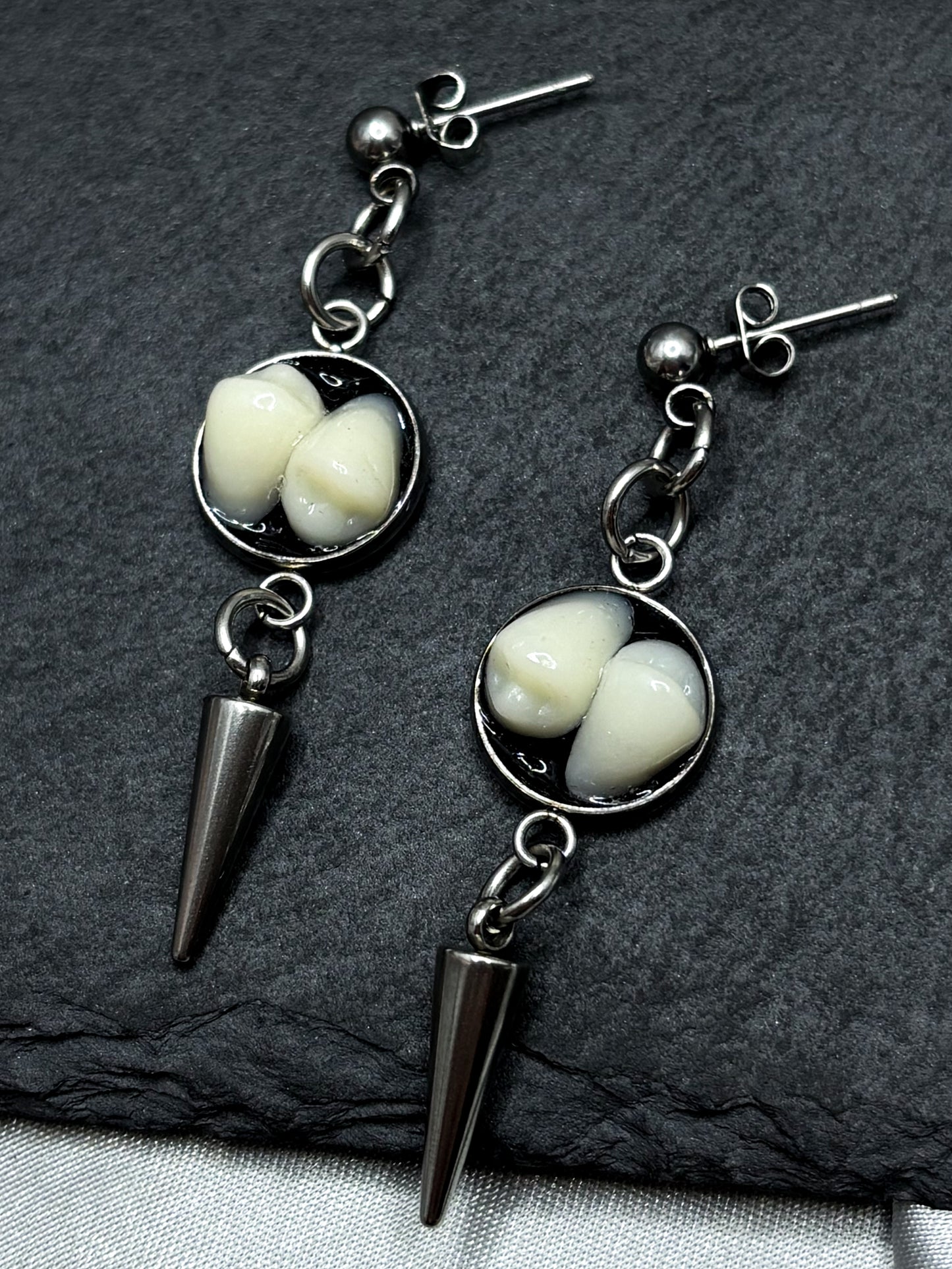 DOUBLE TOOTH SPIKED EARRINGS