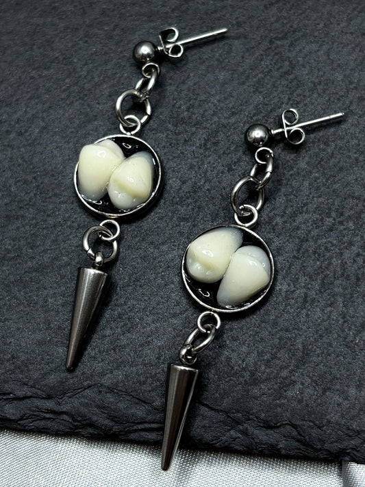 DOUBLE TOOTH SPIKED EARRINGS