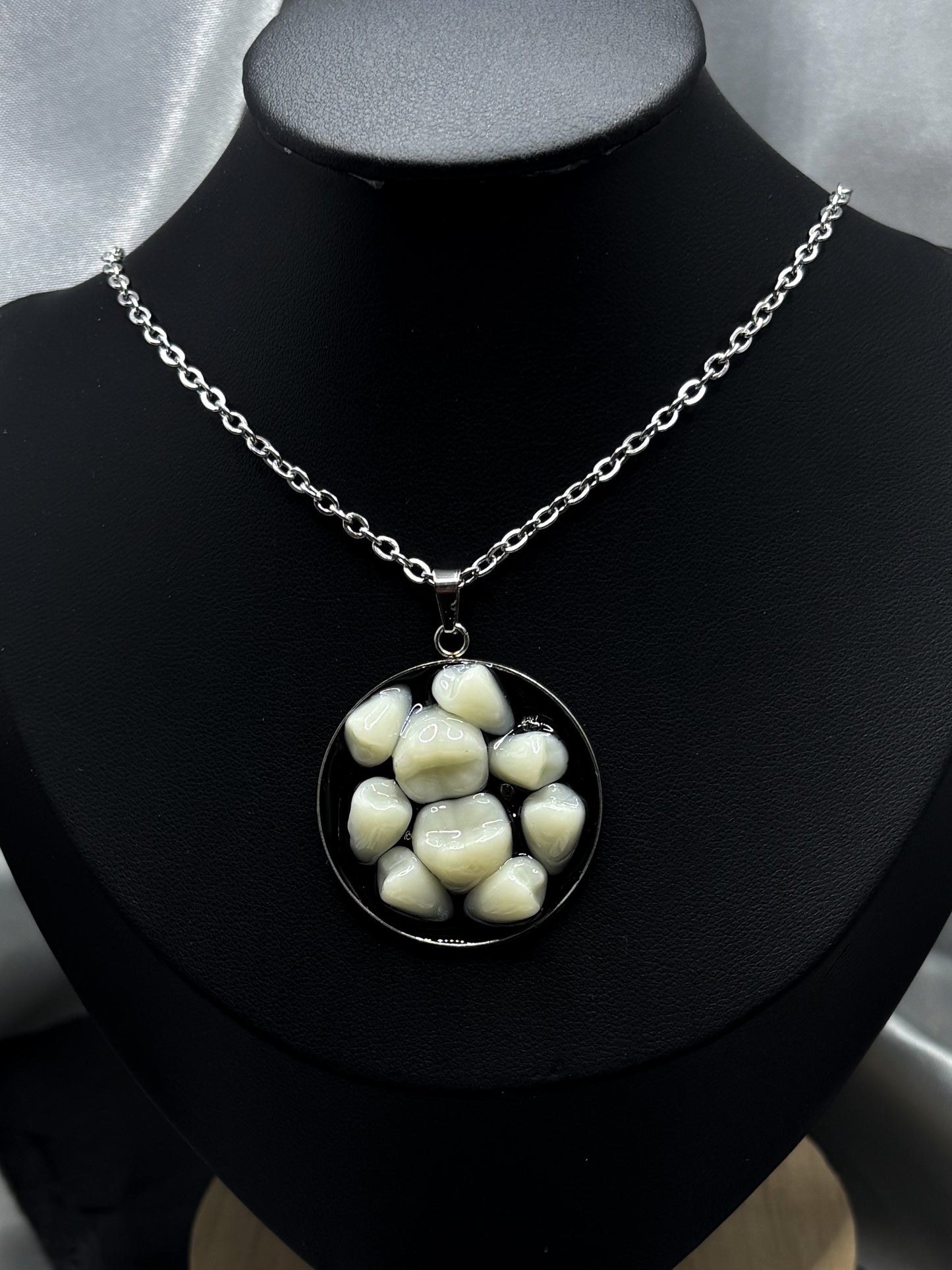 OVERCROWDING TEETH NECKLACE